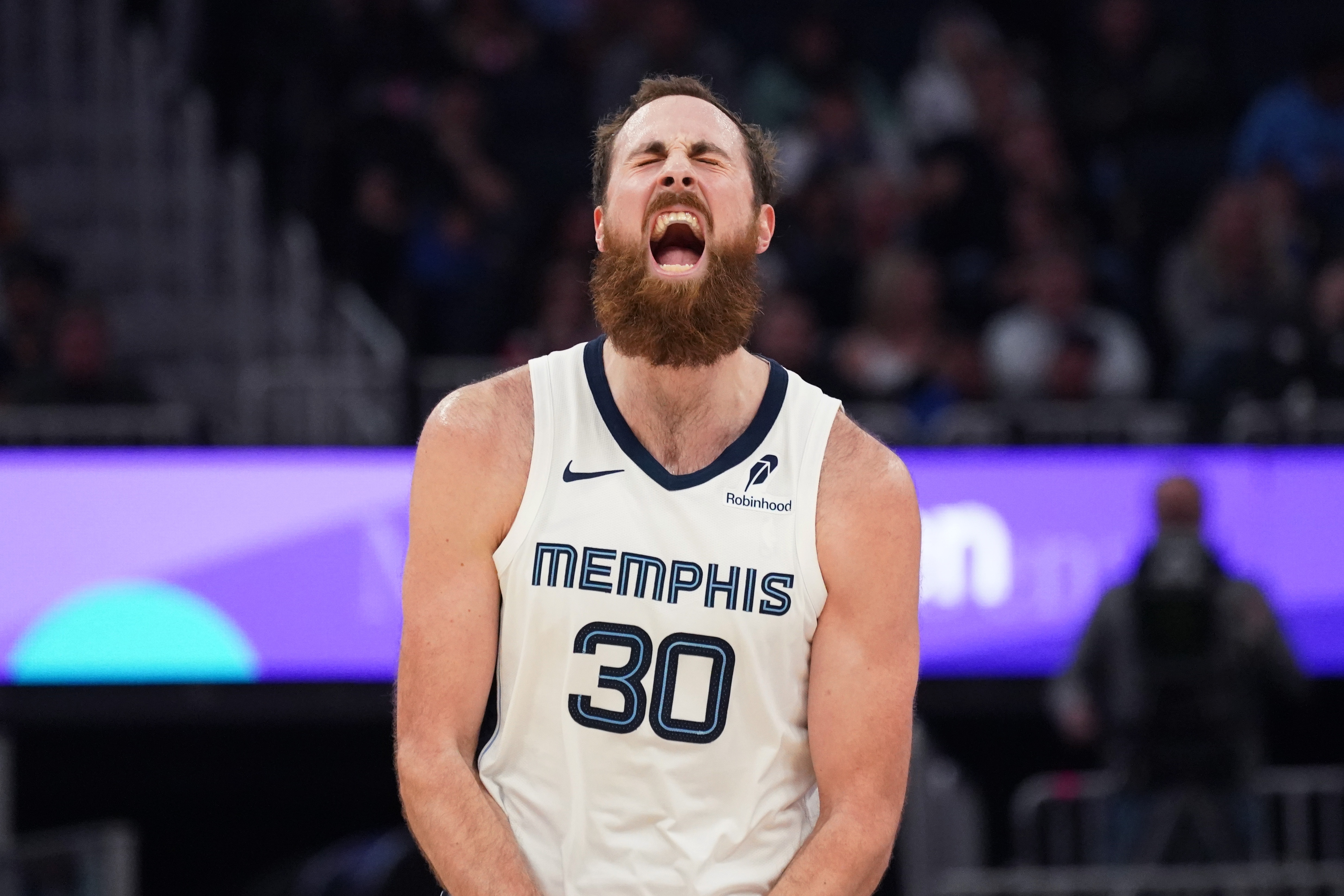 NBA官网评东部关键补充:字母联手特纳 76人迎来探花 老鹰双补强