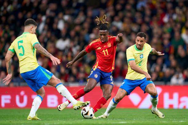 1711508303679098774.jpg 开云官网-【现场】巴萨神童征服伯纳乌,西班牙找到秘密武器?