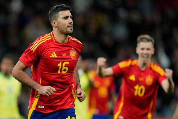 1711508350059044584.jpg 开云官网-【现场】巴萨神童征服伯纳乌,西班牙找到秘密武器?