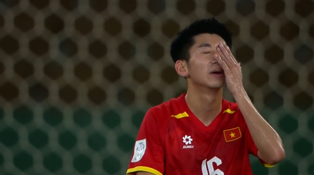 开云移动端-王钰栋压哨破门!轰U23亚洲杯首球,脱衣庆祝染黄,对手集体绝望|国足|处子球|越南|中国男足|拜合拉木_新浪体育_新浪新闻